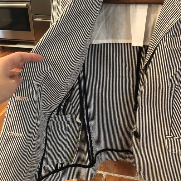 Blazer - Picture 2 of 4